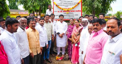 कान्हापुरी येथील देशमुखवस्ती–चव्हाणवस्ती ते कान्हापुरी रस्ता सुधारणा कामाचे भूमिपूजन आमदार अभिजीत पाटील यांच्या हस्ते संपन्न